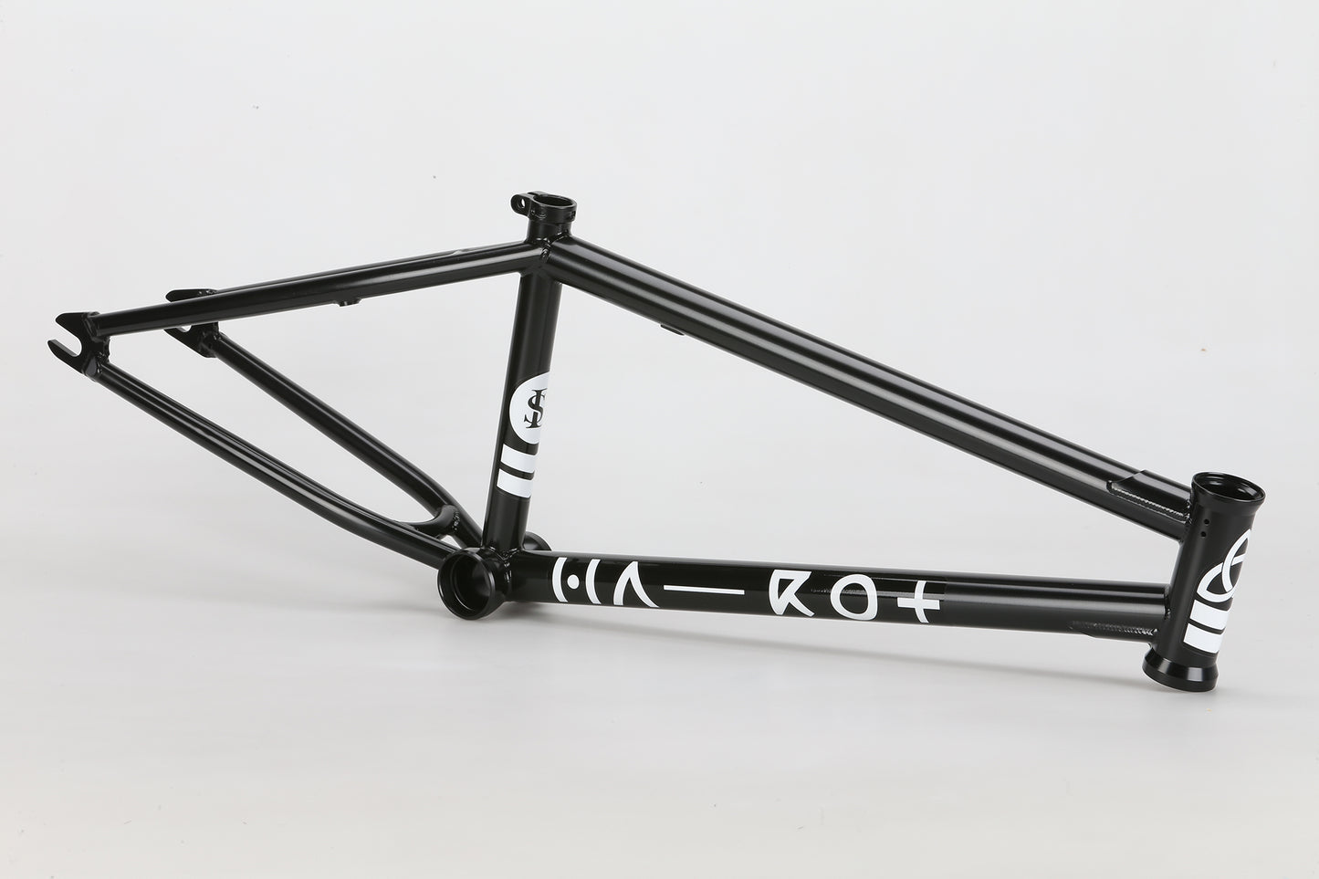 Der "Dennis Enarson SD" V3 Rahmen von Haro Bikes: schwarzer 4130 Chromoly BMX-Rahmen mit weißen Grafiken und integriertem Steuerrohr.